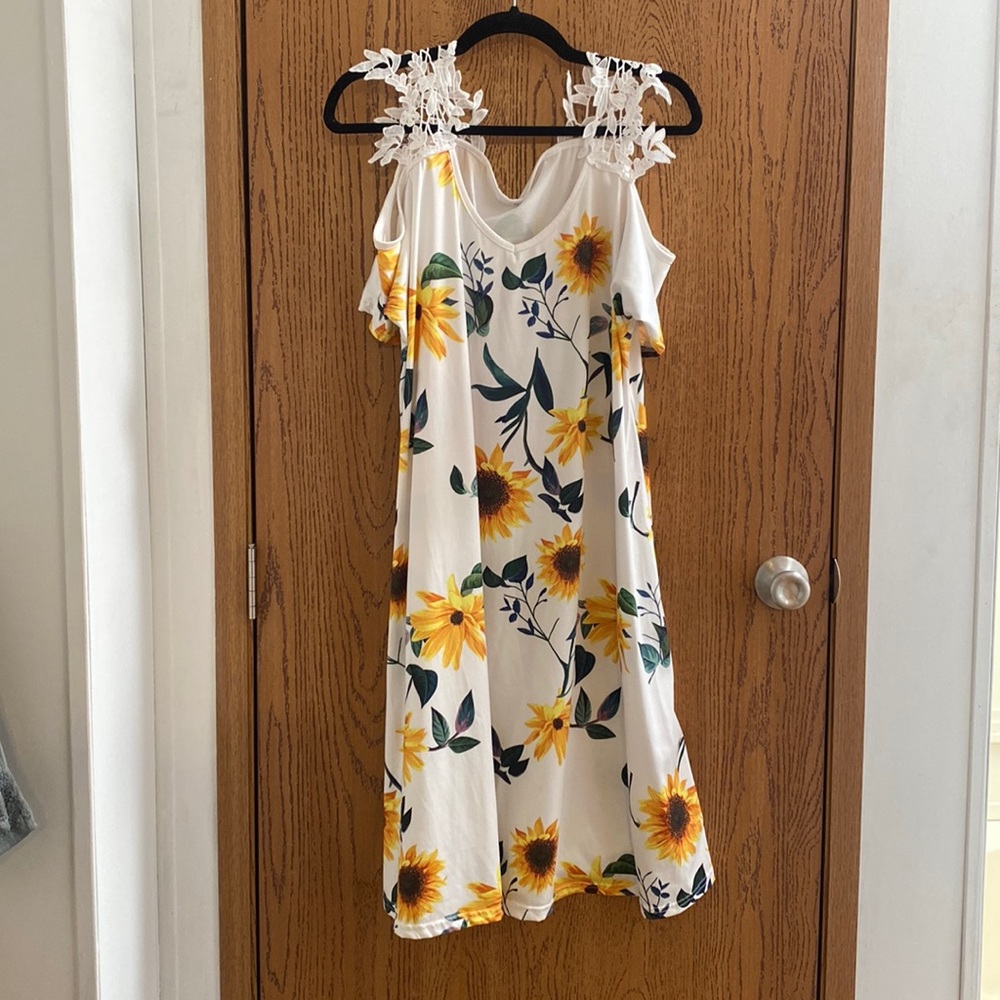 White Sunflower off shoulders dress